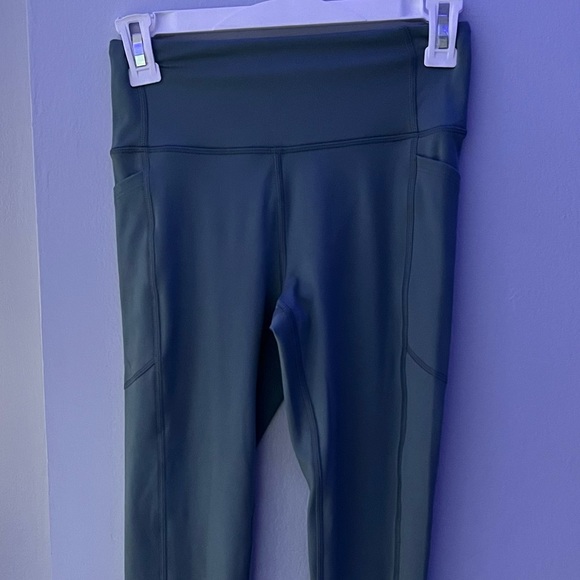 victoria’s secret pocket legging - Picture 2 of 4